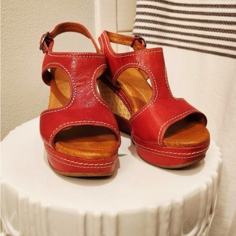 Naya Cherry Red Leather Wedge Sandals